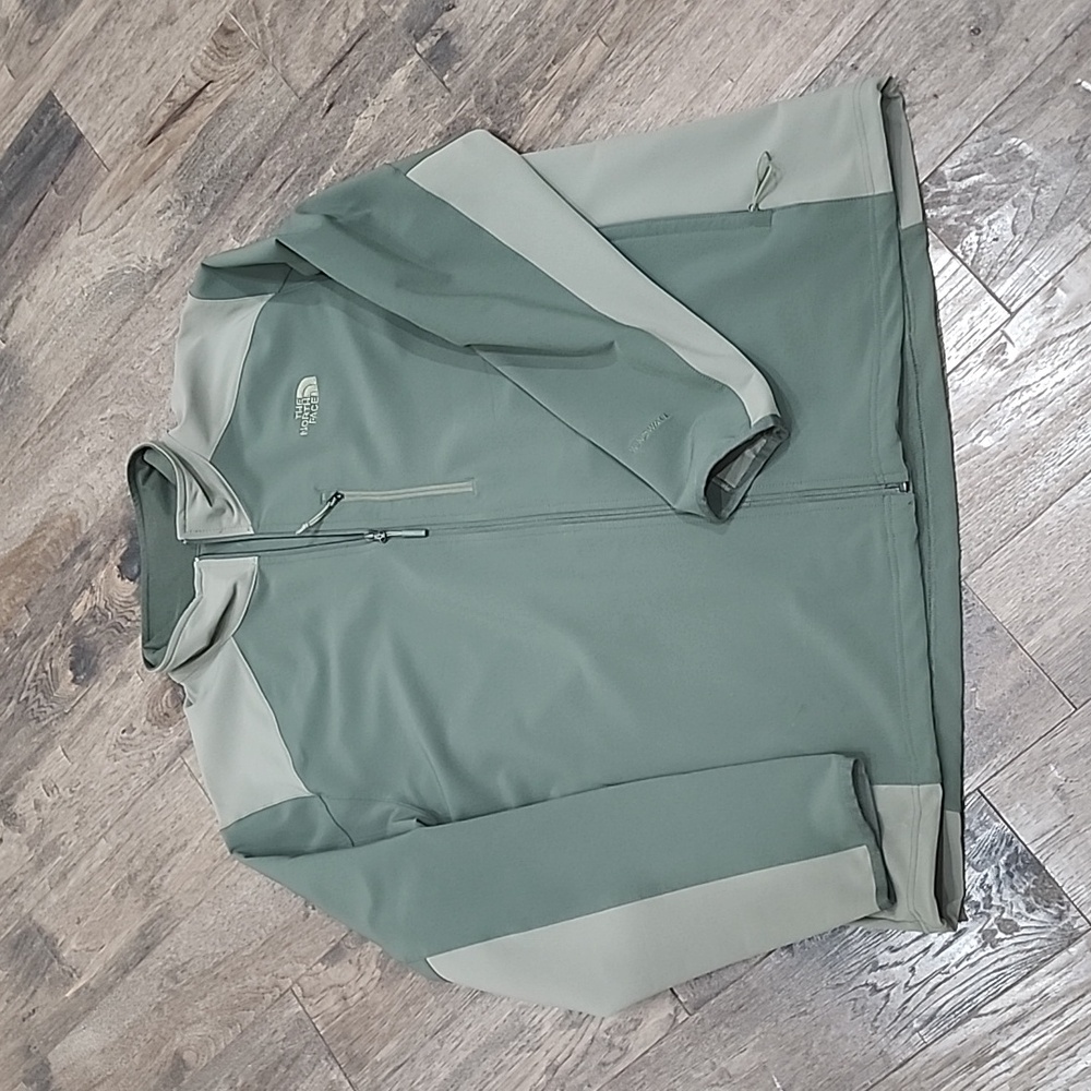Mens North Face light jacket